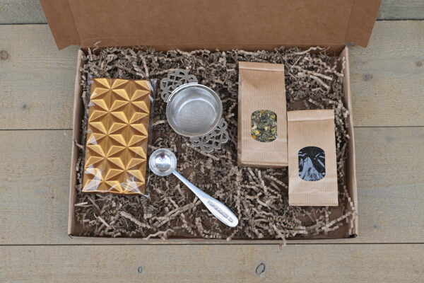 Cadeaubox Cadeau Kadoobox Kadoo Thee chocolade theefilter theetang Bij Xann