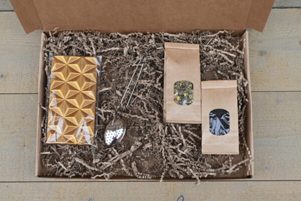 Cadeaubox Cadeau Kadoobox Kadoo Thee chocolade theefilter theetang Bij Xann